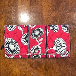Vera Bradley trifold cloth wallet. Good condition.